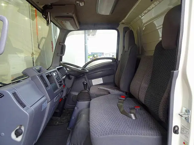いすゞ エルフ 2RG-NLR88AN(2WD)の写真9