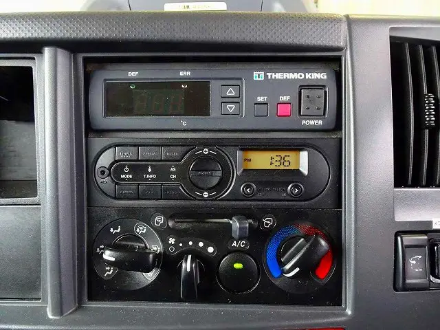 いすゞ エルフ 2RG-NLR88AN(2WD)の写真12