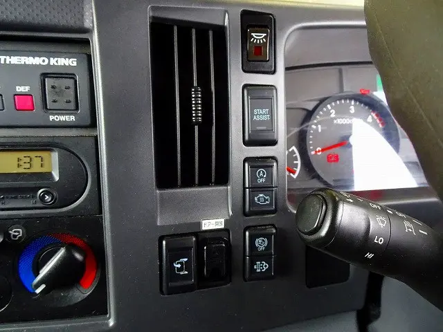 いすゞ エルフ 2RG-NLR88AN(2WD)の写真13