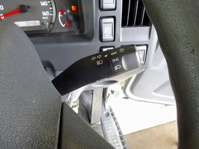 いすゞ エルフ 2RG-NLR88AN(2WD)の写真21