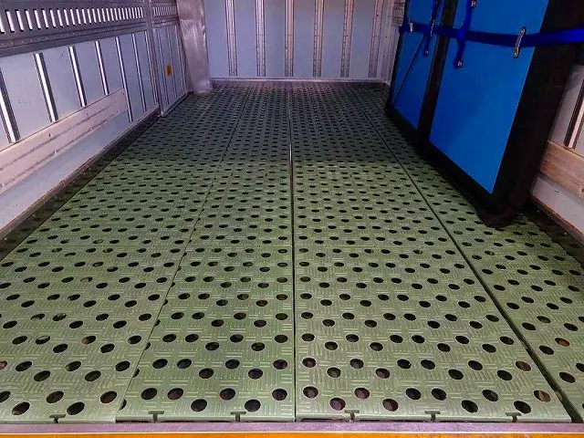 荷台内寸：330×164×175　床ステンレス/すのこ付(3cm)　左サイドスライドドア　ラッシング2段(63/123)/ベルト2個　荷室LED灯2個　仕切り扉付(脱着可)　-30度設定　-7度確認|いすゞ エルフ 2RG-NLR88AN(2WD)の写真24