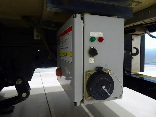 いすゞ エルフ 2RG-NLR88AN(2WD)の写真29