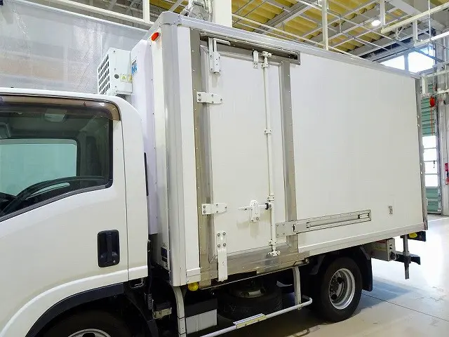 いすゞ エルフ 2RG-NLR88AN(2WD)の写真31