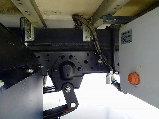 シャーシは 錆止め/マフラー塗装 仕上げに力を入れています。|いすゞ エルフ 2RG-NLR88AN(2WD)の写真41