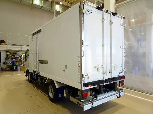 お問合せ管理No.H460 R4 エルフ 2t 高床 標準ロング 低温冷凍車 スタンバイ/格納ゲート付|いすゞ エルフ 2RG-NMR88AN(2WD)の写真4