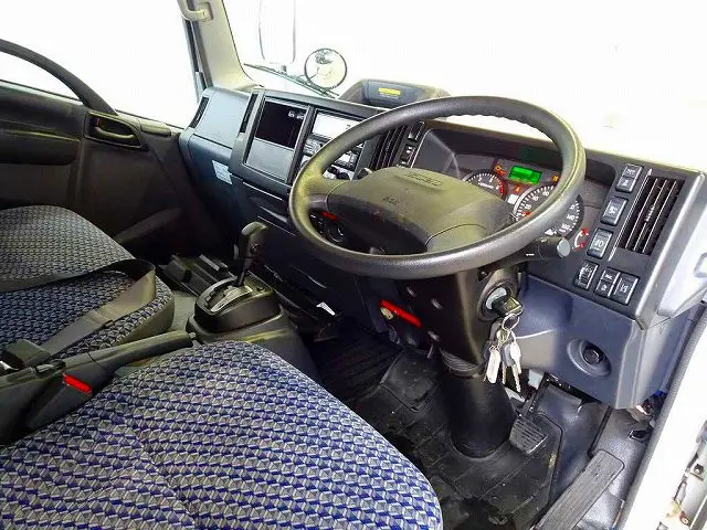 いすゞ エルフ 2RG-NMR88AN(2WD)の写真5