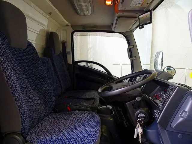 いすゞ エルフ 2RG-NMR88AN(2WD)の写真6