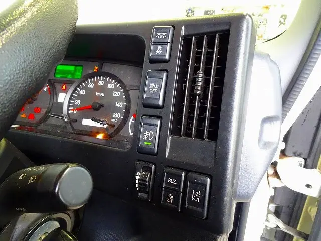 いすゞ エルフ 2RG-NMR88AN(2WD)の写真20