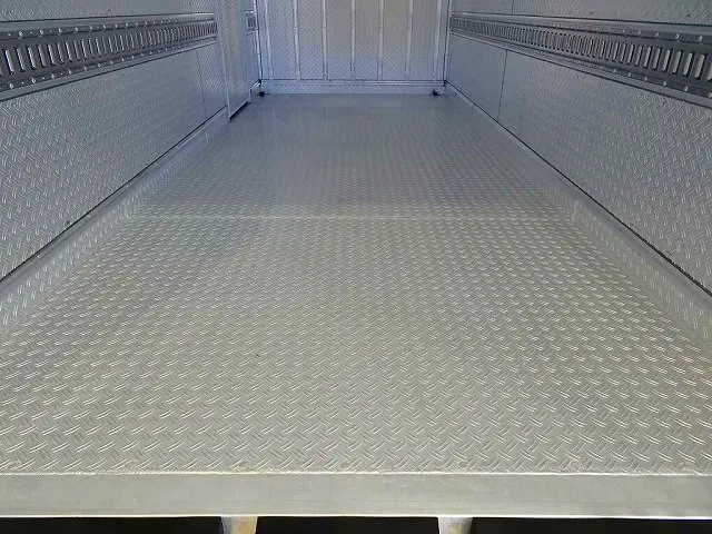 荷台内寸:434×170×186 箱厚み8cm 荷室内アルミ縞板張り 左サイドスライドドア ラッシング2段 水抜き穴前1対 荷室LED灯2個 ±30度設定 -21.5度確認 格納ゲート/1,000kg|いすゞ エルフ 2RG-NMR88AN(2WD)の写真21