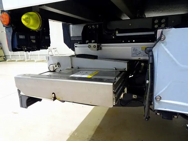 いすゞ エルフ 2RG-NMR88AN(2WD)の写真32