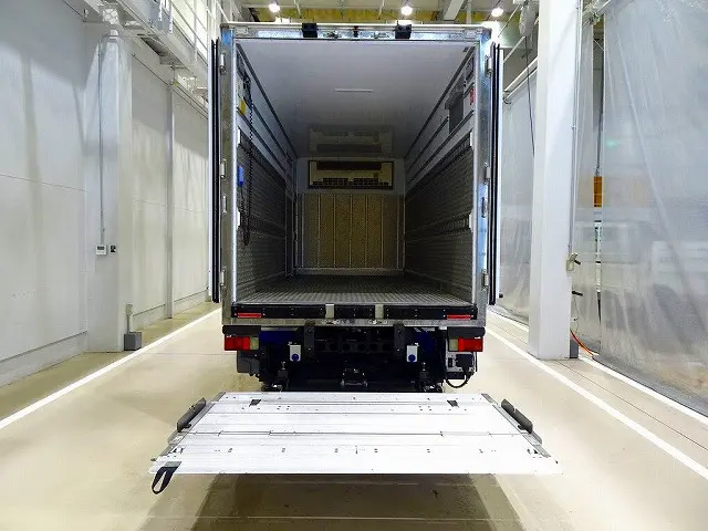 いすゞ エルフ 2RG-NMR88AN(2WD)の写真36