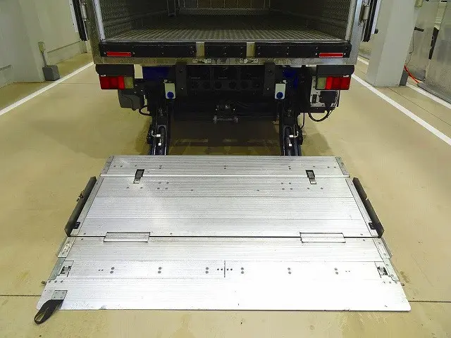 いすゞ エルフ 2RG-NMR88AN(2WD)の写真37