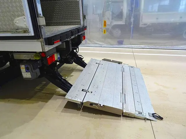 いすゞ エルフ 2RG-NMR88AN(2WD)の写真38