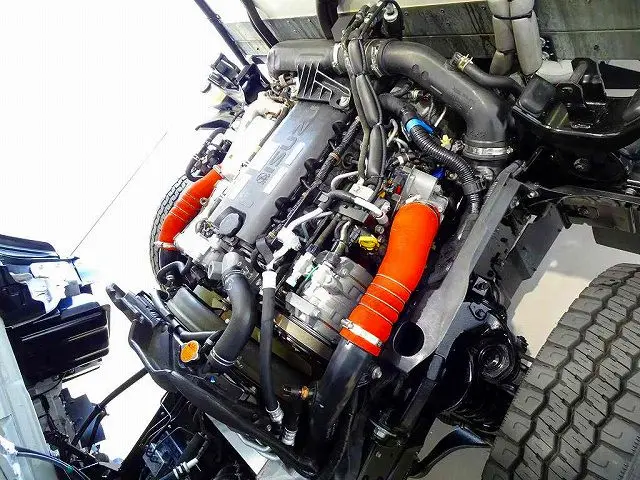 エンジンルーム|いすゞ エルフ 2RG-NMR88AN(2WD)の写真43