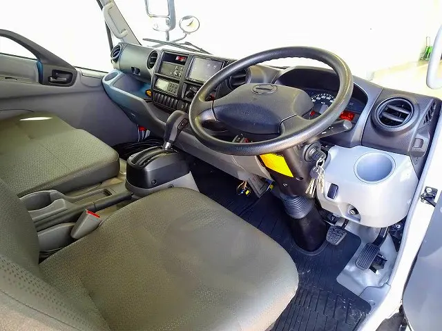 日野 デュトロ TPG-XZU710M(2WD)の写真5