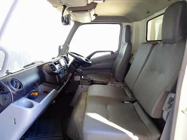 日野 デュトロ TPG-XZU710M(2WD)の写真8