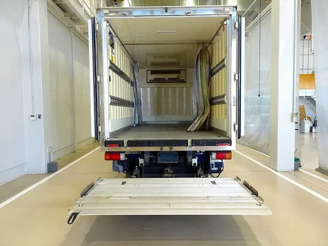 日野 デュトロ TPG-XZU710M(2WD)の写真37