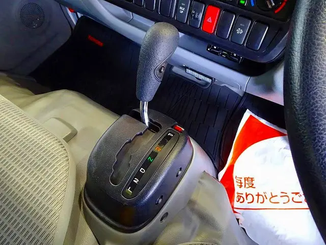 フロアAT　2ペダル|トヨタ ダイナ LDF-KDY231(2WD)の写真16