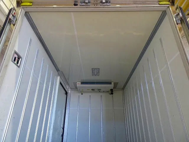 荷台内寸：300×174×171　床ステンレス/プラスチックすのこ付　左サイドスライドドア　水抜き穴前1対　荷室LED灯1個　冷凍機/-7度～35度設定　-7度確認|トヨタ ダイナ LDF-KDY231(2WD)の写真24
