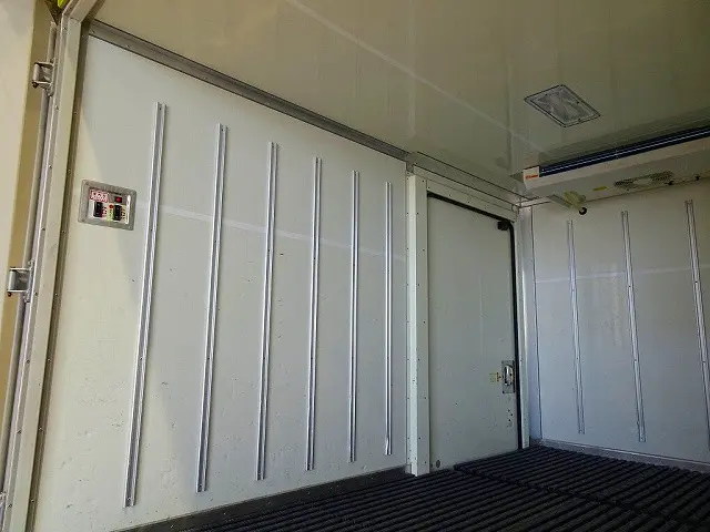荷台内寸：300×174×171　床ステンレス/プラスチックすのこ付　左サイドスライドドア　水抜き穴前1対　荷室LED灯1個　冷凍機/-7度～35度設定　-7度確認|トヨタ ダイナ LDF-KDY231(2WD)の写真25