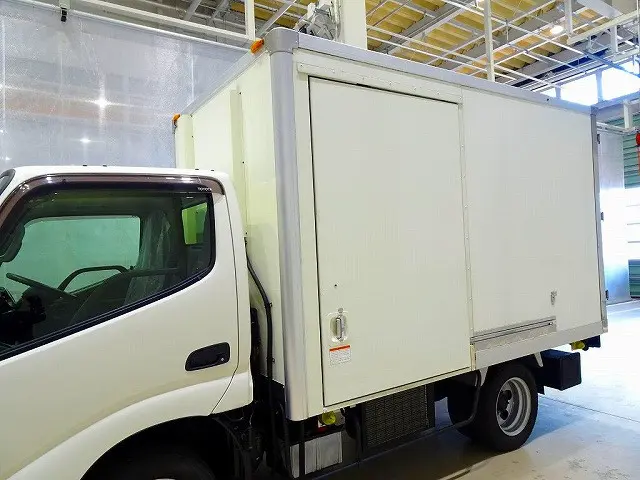 荷台内寸：300×174×171　床ステンレス/プラスチックすのこ付　左サイドスライドドア　水抜き穴前1対　荷室LED灯1個　冷凍機/-7度～35度設定　-7度確認|トヨタ ダイナ LDF-KDY231(2WD)の写真30