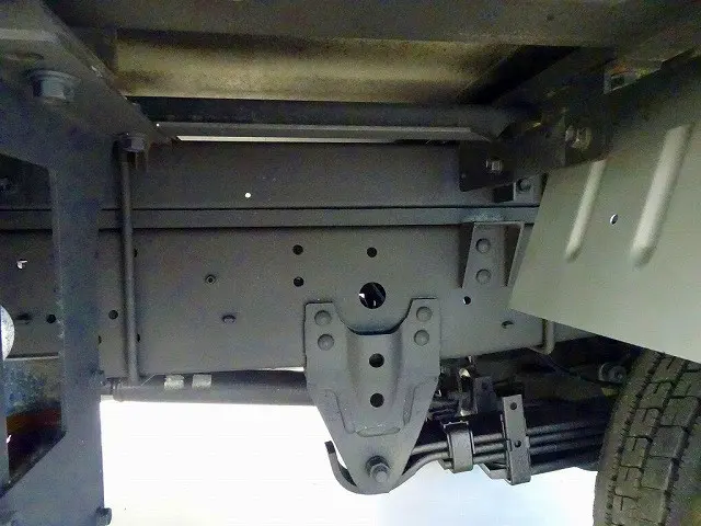 左シャシリア工具箱　シャーシは 錆止め/マフラー塗装 仕上げに力を入れています。|トヨタ ダイナ LDF-KDY231(2WD)の写真37