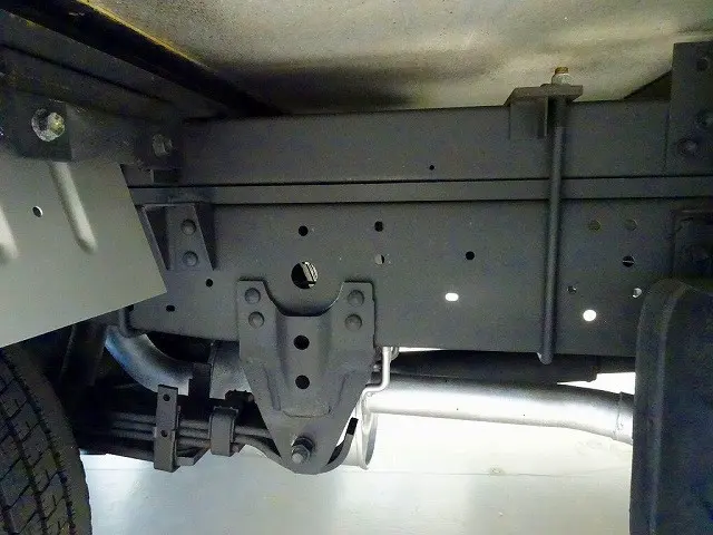 左シャシリア工具箱　シャーシは 錆止め/マフラー塗装 仕上げに力を入れています。|トヨタ ダイナ LDF-KDY231(2WD)の写真42