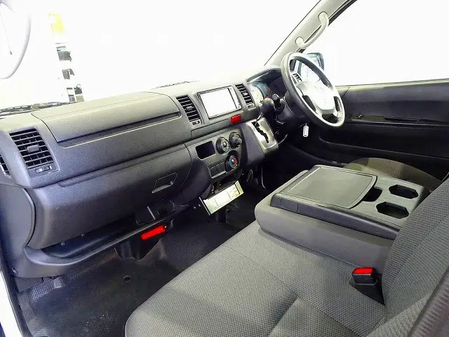 トヨタ ハイエースレジアス LDF-KDH206V(4WD)の写真7