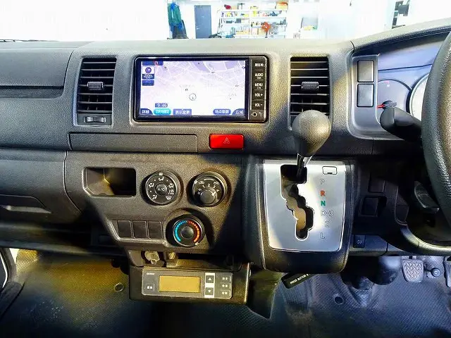 トヨタ ハイエースレジアス LDF-KDH206V(4WD)の写真10