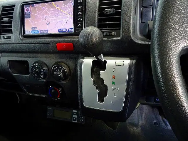 トヨタ ハイエースレジアス LDF-KDH206V(4WD)の写真15