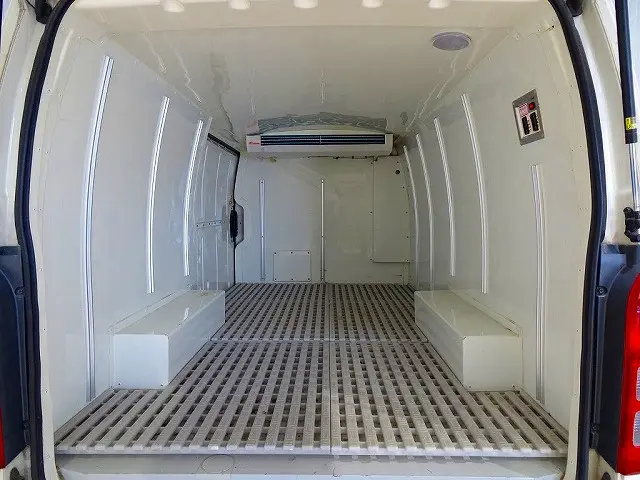 トヨタ ハイエースレジアス LDF-KDH206V(4WD)の写真22