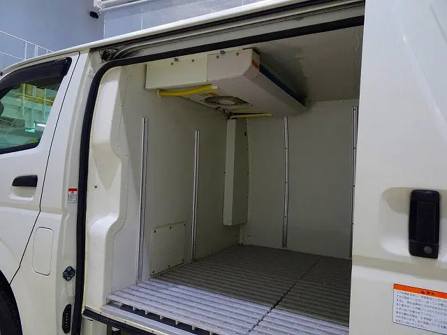 トヨタ ハイエースレジアス LDF-KDH206V(4WD)の写真32