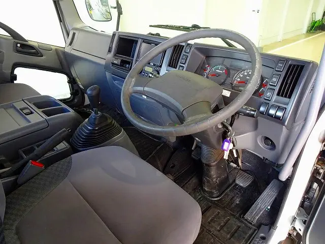 いすゞ フォワード TKG-FRR90S2(2WD)の写真5