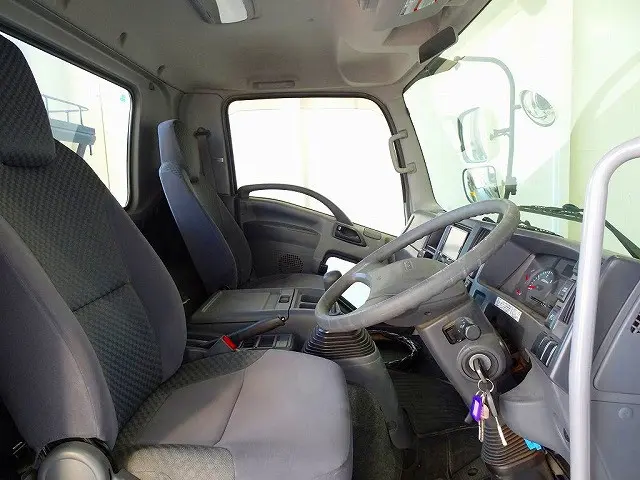 いすゞ フォワード TKG-FRR90S2(2WD)の写真6