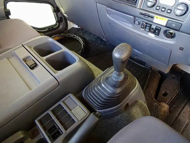 いすゞ フォワード TKG-FRR90S2(2WD)の写真17