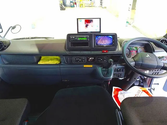 オートAC PS PW SRS ABS 左電格ミラー/左電動角度調整 運転席肘掛け 社外ポータブルナビ/フルセグTV(PN0908ATP) Bluetooth ETC バックモニター ドラレコ|三菱 ローザ 2WG-BG740G(4WD)の写真8