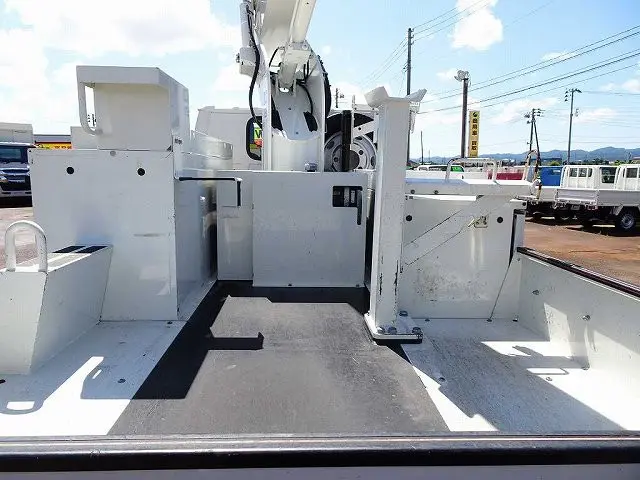 アイチ製　SB10A　9.7Ｍ　2693h　最大バケット積載荷重200kg　右リア100Vコンセント用電源ケーブル付　左リア地上アースコード付　上物左右工具棚＆右側はしご掛け付|いすゞ エルフ TPG-NKS85AN(4WD)の写真21