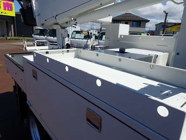 アイチ製　SB10A　9.7Ｍ　2693h　最大バケット積載荷重200kg　右リア100Vコンセント用電源ケーブル付　左リア地上アースコード付　上物左右工具棚＆右側はしご掛け付|いすゞ エルフ TPG-NKS85AN(4WD)の写真27