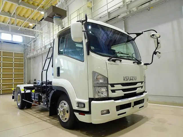 いすゞ フォワード 2RG-FRR90S2(2WD)の写真2