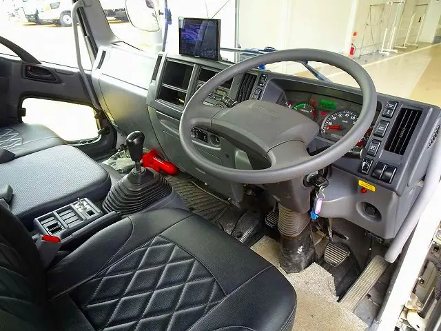 いすゞ フォワード 2RG-FRR90S2(2WD)の写真5