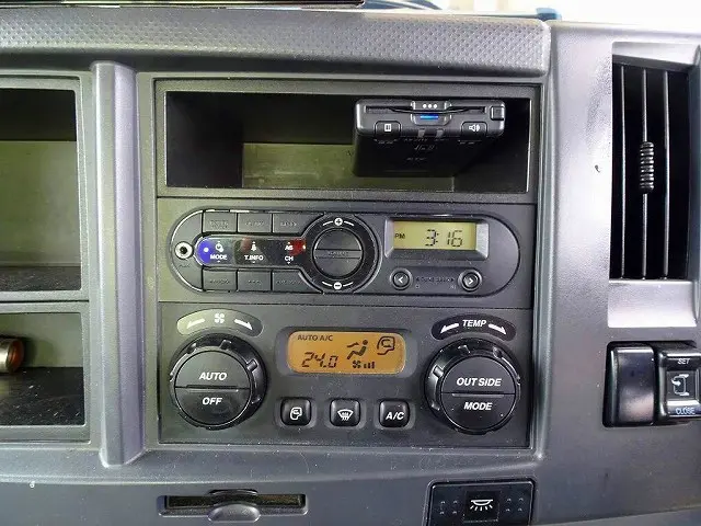 いすゞ フォワード 2RG-FRR90S2(2WD)の写真10