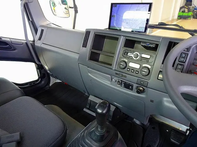 オートAC PS PW SRS ABS 集中ドアロック 左電格ミラー 社外ポータブルナビ/フルセグTV(ドリームメーカー) ETC バックモニター アドブルー ターボ|いすゞ フォワード 2RG-FRR90S2(2WD)の写真10