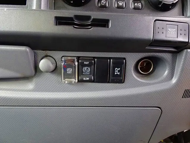 いすゞ フォワード 2RG-FRR90S2(2WD)の写真12
