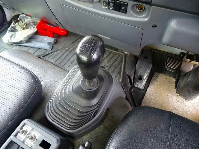 いすゞ フォワード 2RG-FRR90S2(2WD)の写真18
