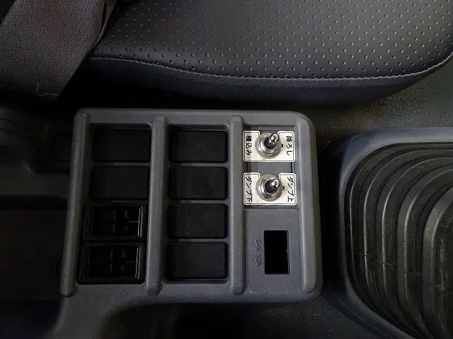 上物スイッチキャブ室内(室内操作のみ)|いすゞ フォワード 2RG-FRR90S2(2WD)の写真18