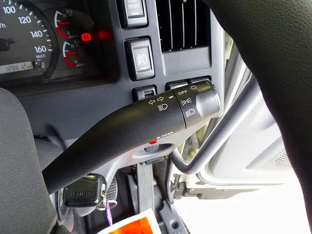 いすゞ フォワード 2RG-FRR90S2(2WD)の写真23