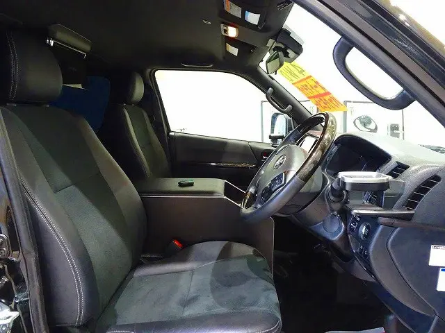 アドブルー ターボ 車線逸脱警報装置 衝突被害軽減ブレーキ LEDヘッドライト フォグランプ トラクションコントロール ウッドパネル/ハンドル/シフトノブ 社外センターコンソール|トヨタ ハイエースバン QDF-GDH206V(4WD)の写真6