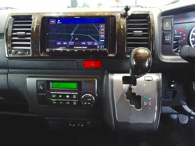 トヨタ ハイエースバン QDF-GDH206V(4WD)の写真10