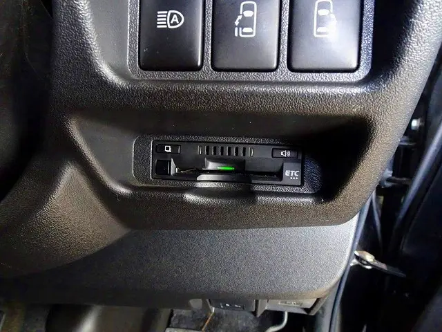 トヨタ ハイエースバン QDF-GDH206V(4WD)の写真21