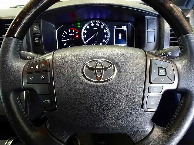 トヨタ ハイエースバン QDF-GDH206V(4WD)の写真22